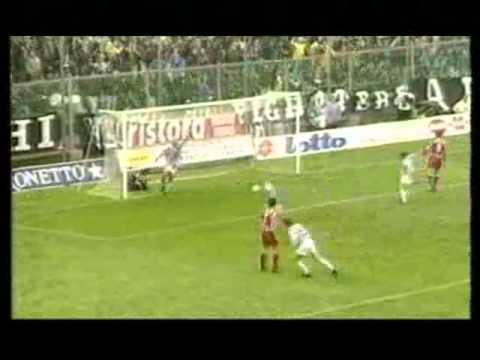 FOOTBALL- CREMONESE-JUVENTUS TURIN - 23.10.1994 - Gianluca Vialli