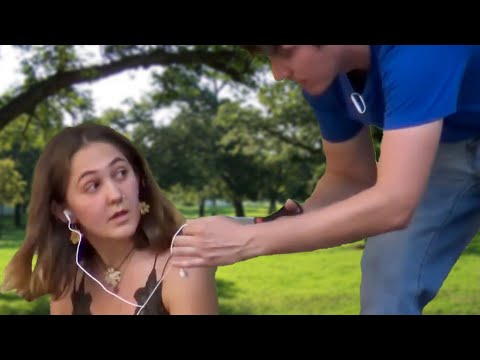Cutting People's Headphones Prank!