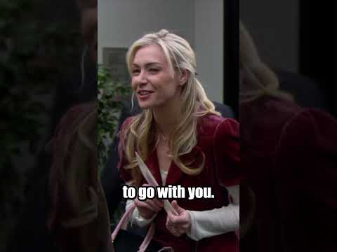 Lindsay and Gob have no idea what chickens are #arresteddevelopment #comedy #clips