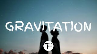 [TRADUCTION FRANÇAISE] Petit Biscuit &amp; Møme - Gravitation (ft. Isaac Delusion)