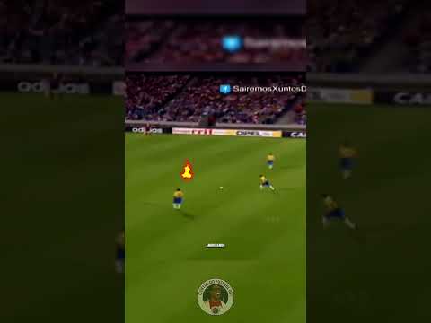 O chute de Roberto Carlos que desafiou a física! #RobertoCarlos #Futebol #Chute