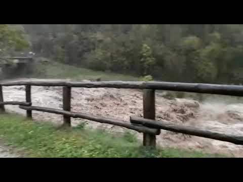 Il fiume Fersina in piena a Canezza