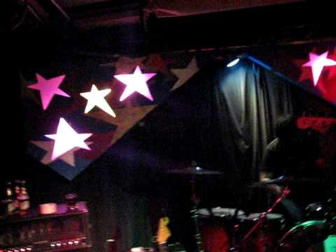 Deer Tick/Atlanta GA/ Oct 09: A Little Help from my Friends.AVI