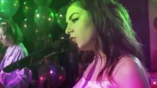 Charli XCX - London Queen (Live at MTV Artist to Watch)