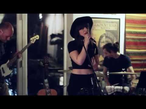 Elle Casazza Band - Too Bad Live