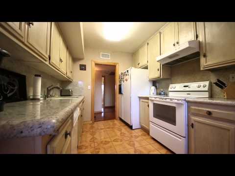 Gorgeous Single Level Sherman Oaks Condo! End Unit w/ Amazing Pool View!