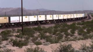 preview picture of video 'BNSF Needles sub - container train at Essex'
