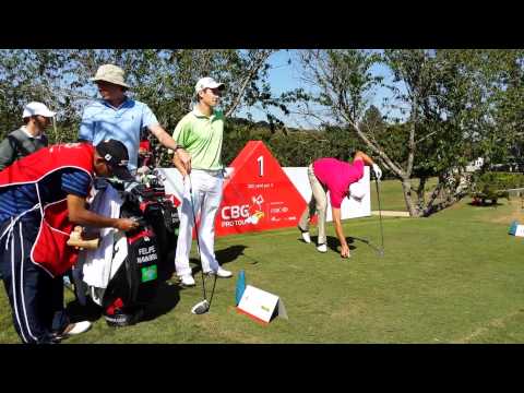 Rafael Becker dá primeira tacada como profissional