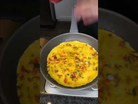 THE BEST OMELLETE IN THE WORLD | THE GOLDEN BALANCE