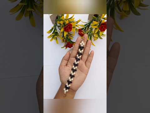 Black and white pearl diy bracelet...😱👈🏻 || handmade bracelet #shortvideo #diy #subscribe