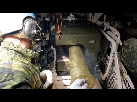 A look inside the turret of the Leopard 1A5 during live fire - Åben Hede 2022 - Kampfpanzer Leopard