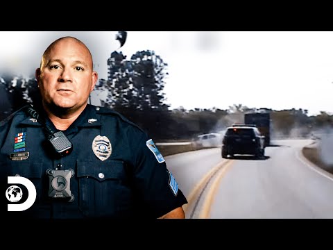 Intense chase of man fleeing in garbage truck | Police Look | Discovery Latin America