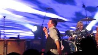 Stone Temple Pilots in Milwaukee. New song &quot;Hickory Dichotomy&quot;