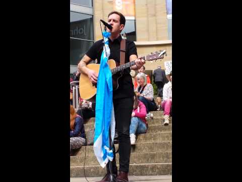 Stevie Mccrorie busking in Glasgow, 10/04/15