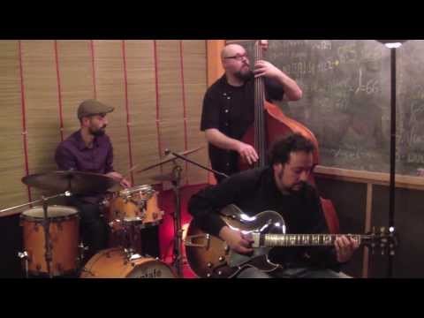 KENNY BURRELL - Midnight Blue (David Regueiro Trio)