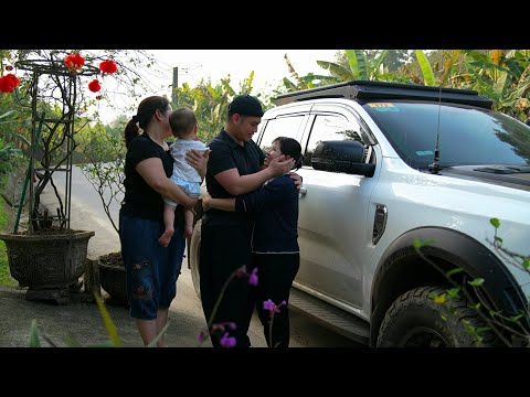 CEO Duong is happy to see Ly Thi Ly and her son having a better life | taking care of the baby