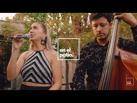 en el patio: Laia - Camino