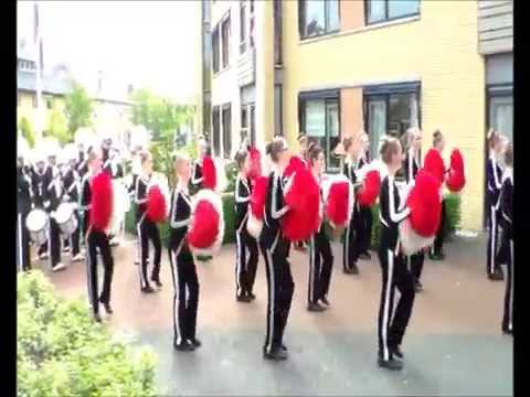 26/04/2014: Koningsdei optreden Jong Advendo ~ Koningsdag optreden Jong Advendo