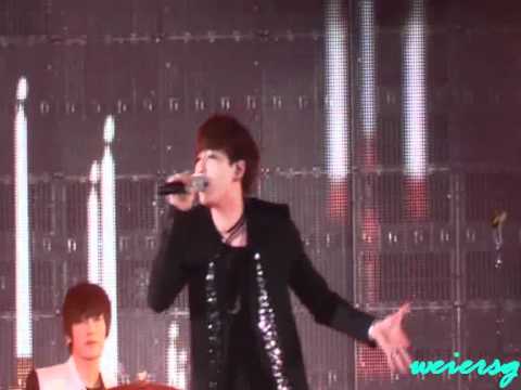 120407 KMW 2012 in Bangkok - F.T. Island Singing Love Love Love (HongKi)