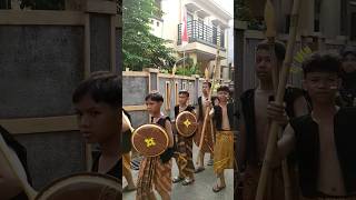 Download lagu PASUKAN PENGAWAL KERAJAAN #shortsvideo #shorts #viralvideo #karnaval #hutri #kemerdekaan #bajuadat mp3 Download lagu PASUKAN PENGAWAL KERAJAAN #shortsvideo #shorts #viralvideo #karnaval #hutri #kemerdekaan #bajuadat mp3