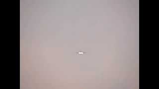 preview picture of video 'the airplane over Miraflores, Lima city- Peru, South America.'