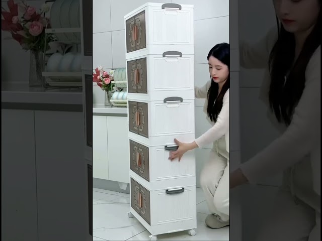 Vídeo relacionado con Iris Ohyama, Caja de almacenamiento de plástico grande, 60L, Caja de garaje, Negra, Apilable, Cierres a presión robustos con asas, SIA-60