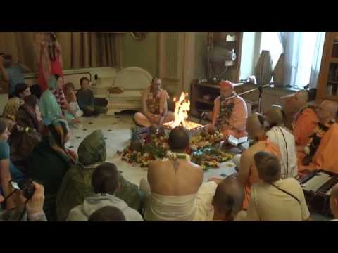 VP KKS 2015 13 - Initiations by HH Kadamba Kanana Swami, 26.04.2015