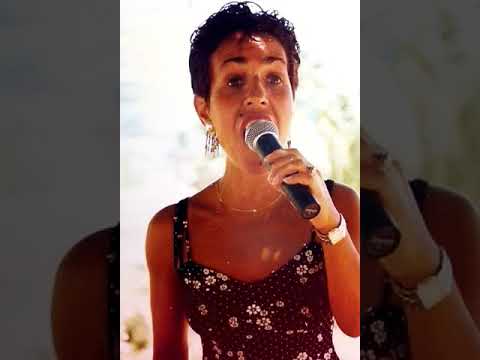 Terrie Alves sings :L'AMOUR ET BLEU