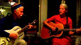 Belmont & Jones, "You Run And Tell Your Mama" ( 10-08-2011 (04) * Atlanta--Ellen's House Concert)