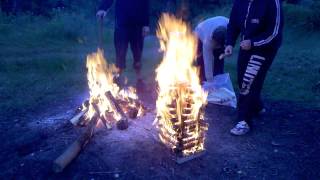 preview picture of video 'Fathers Day 2014 - Pagoda Tower Fire - Playing Jenga'