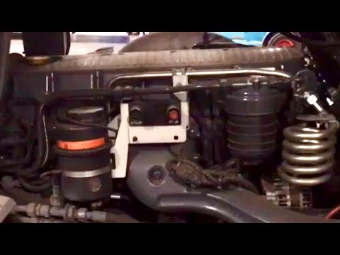 Iveco Stralis, Engine Cursor 13. 450Hp Oil And Filters Change With Subtitles