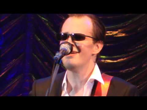 Joe Bonamassa-Lonesome Road Blues (Live At Hammersmith Apollo London 21/10/2011)