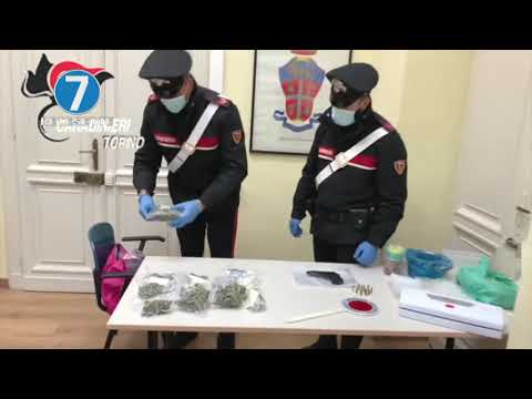 DROGA, PISTOLA E MUNIZIONI IN CASA: ARRESTATO