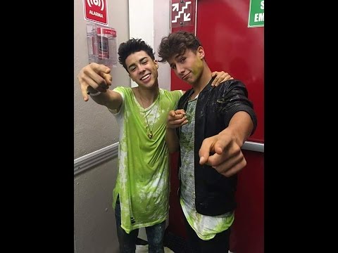 Mario Bautista y Juanpa Zurita se caen en los Kids Choice Awards México 2016 (KCAM) CAÍDA + SLIME