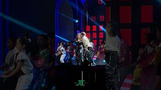 Download lagu SRK & Madhuri Dixit At IIFA 2025 #shahrukh_khan #shahrukh #madhuridixitperformance mp3