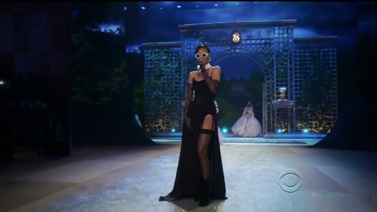 Rihanna - Diamonds Live Victoria's Secret Fashion Show 2012 1080p HD thumnail