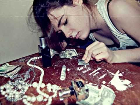 Cody The Catch - Drugs On The Table (feat. Hilly)