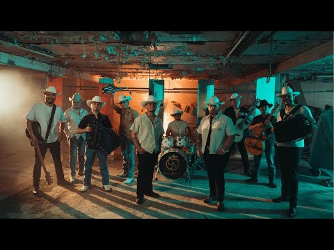 Solo Por Bonita - Conjunto Rienda Real & Grupo Arriesgado (Video Oficial)
