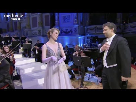 SWR Porträt der Sopranistin Nikola Hillebrand