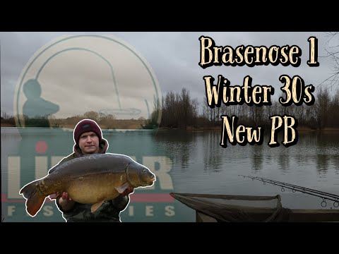 Big Winter Carping At Linear Fisheries on Brasenose 1. My Friend Lands A Massive PB