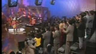 Bronco - Con Zapatos De Tacón  Versión en Vivo