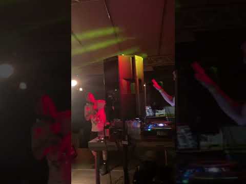 Tono S (feat Vec , Ultrazvuk) - staraj sa o seba live at Roots Festival Martin