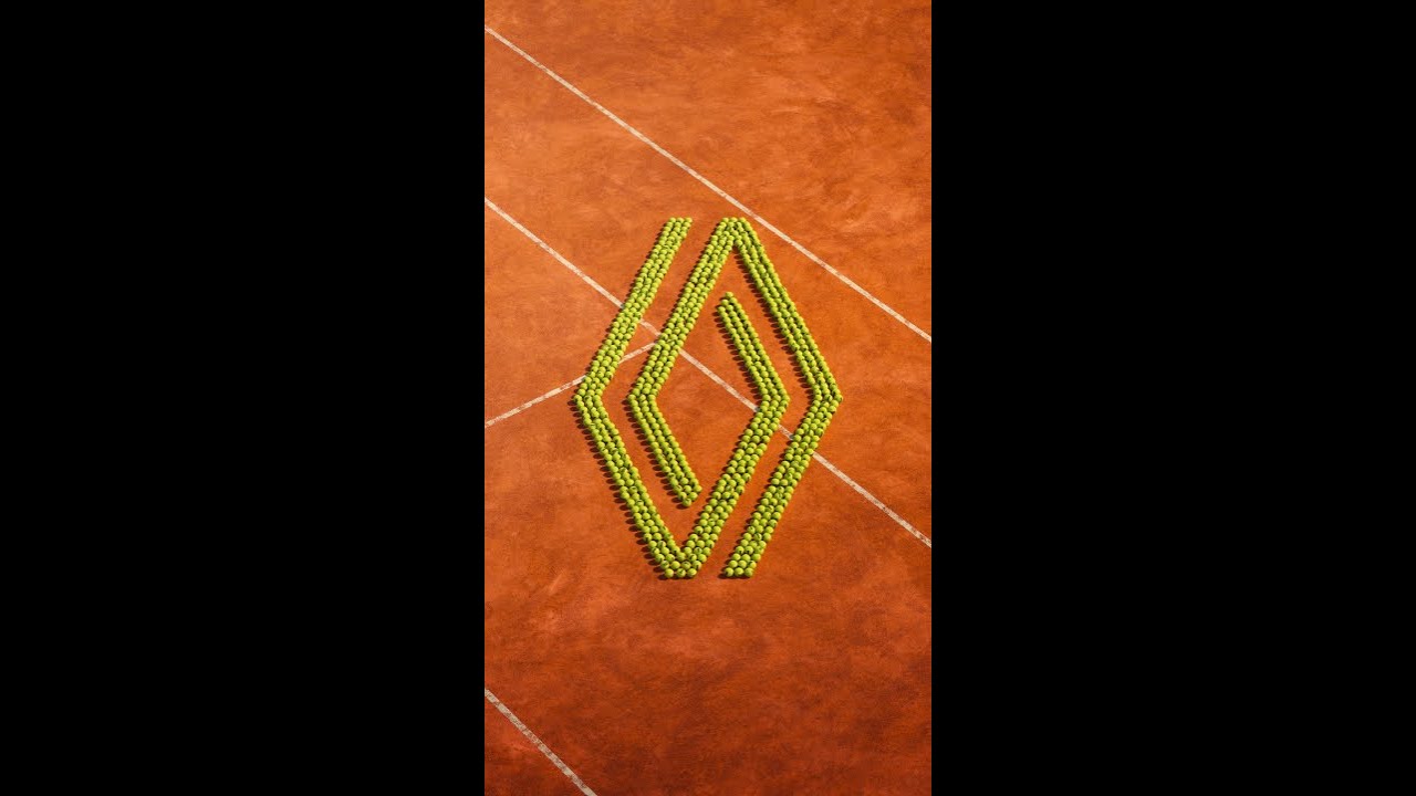 Renault et Publicis Conseil, film The Line pour Roland-Garros 2026, un balayeur de court trace une ligne blanche qui mène à Paris, signé Georgia Hudson pour Colors, mai 2026