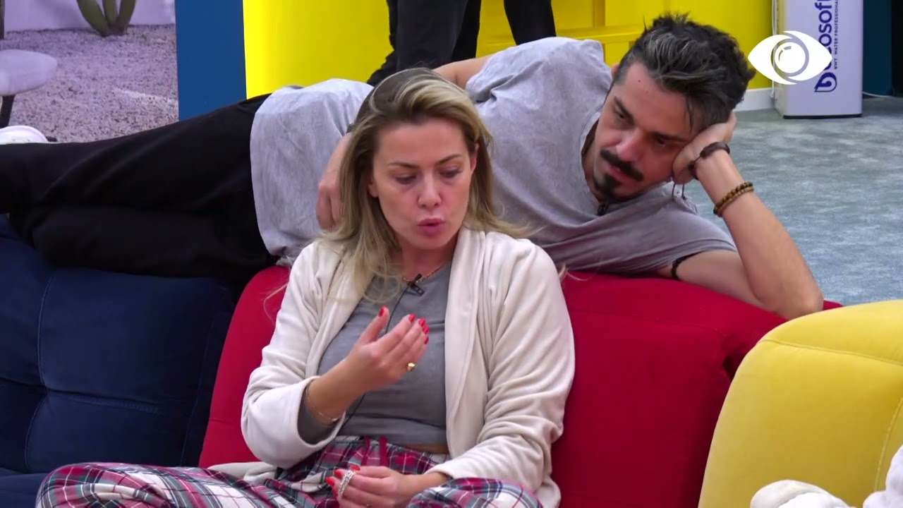 Nuk mi hodhi sytë/ Olta bisedon me banorët