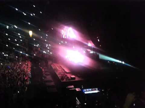 SWEDISH HOUSE MAFIA INTRO + GREYHOUND @ BELL CENTER MONTREAL