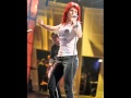 Misery Business- Hayley Williams and Avril Lavigne ...
