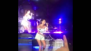 Jess Andrea singing live