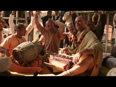 The Kirtan that made me dance - Aindra Prabhu ki Jay!