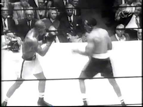 1954: Archie Moore vs Harold Johnson V (Round 14) (The Ring Magazine Round of the Year)