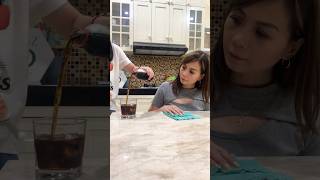 Download lagu Detik Detik Tuang Minuman Yang Lucu Tapi Menegangkan 🥤 mp3